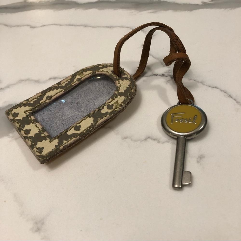 Fossil Silver Key Yellow/Gray Leather Luggage Key Fob Bag